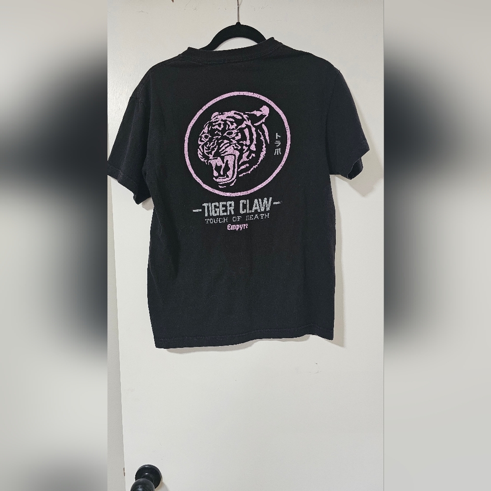 Tiger Claw Black Graphic T-Shirt